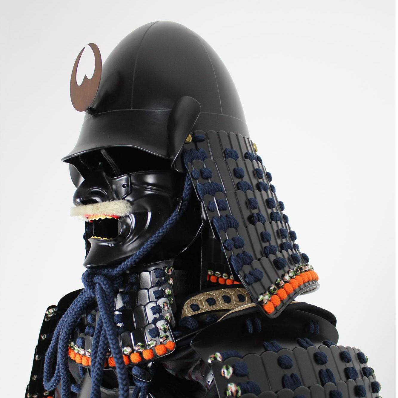 【O-052】Navy Blue Thread Odoshi / Black Matted Rivet Armor / Chinkapin Shaped Helmet