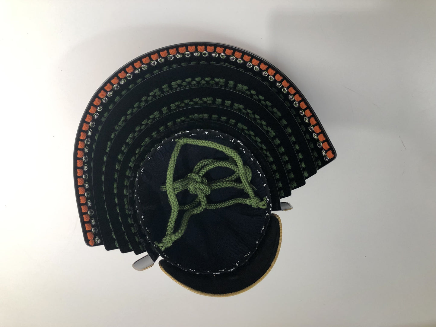 【O-019-K】古代蓬糸威小札二枚胴(兜のみ)