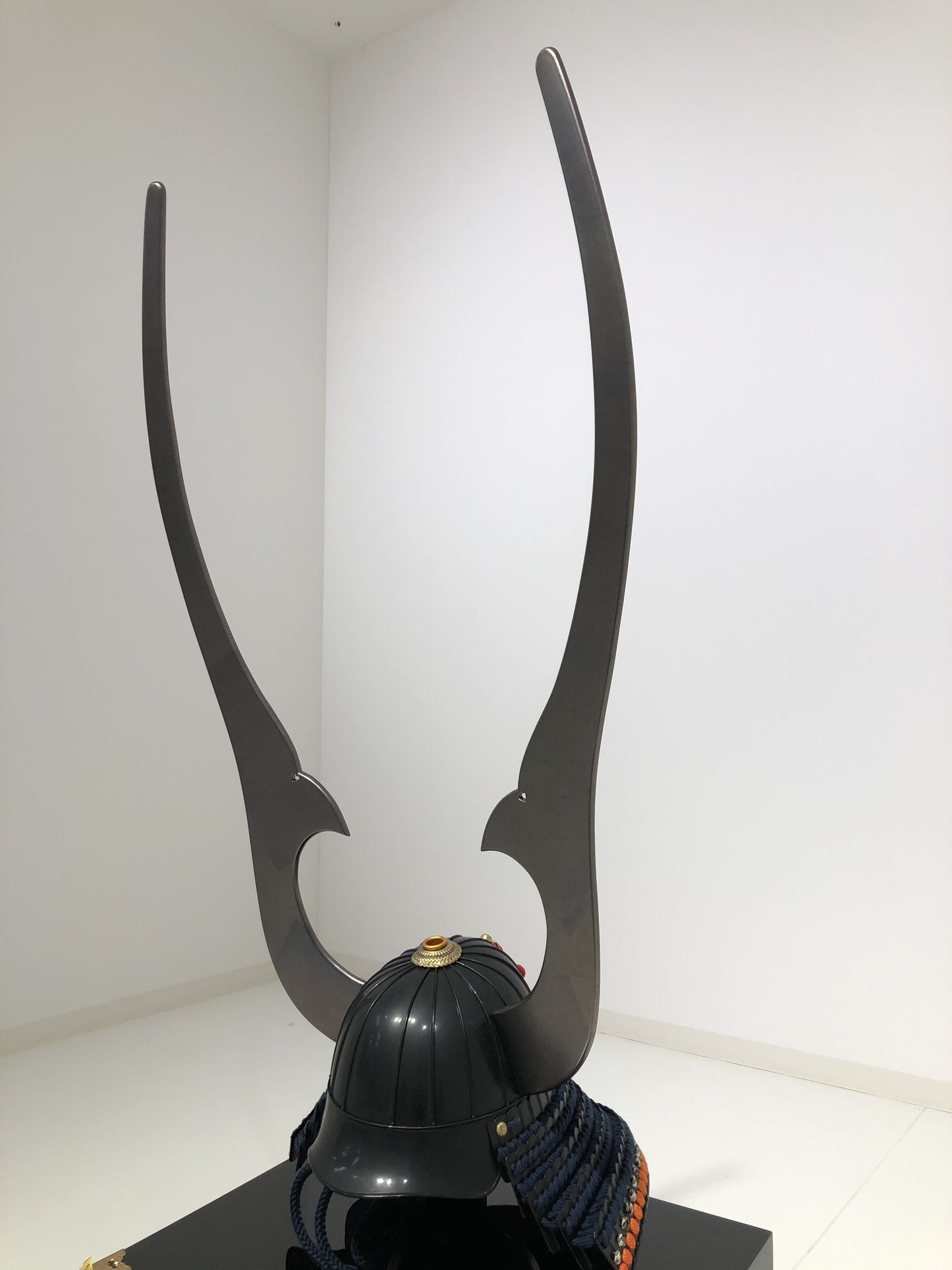 【O-029-K】濃紺糸威金唐二枚胴具足(兜のみ)