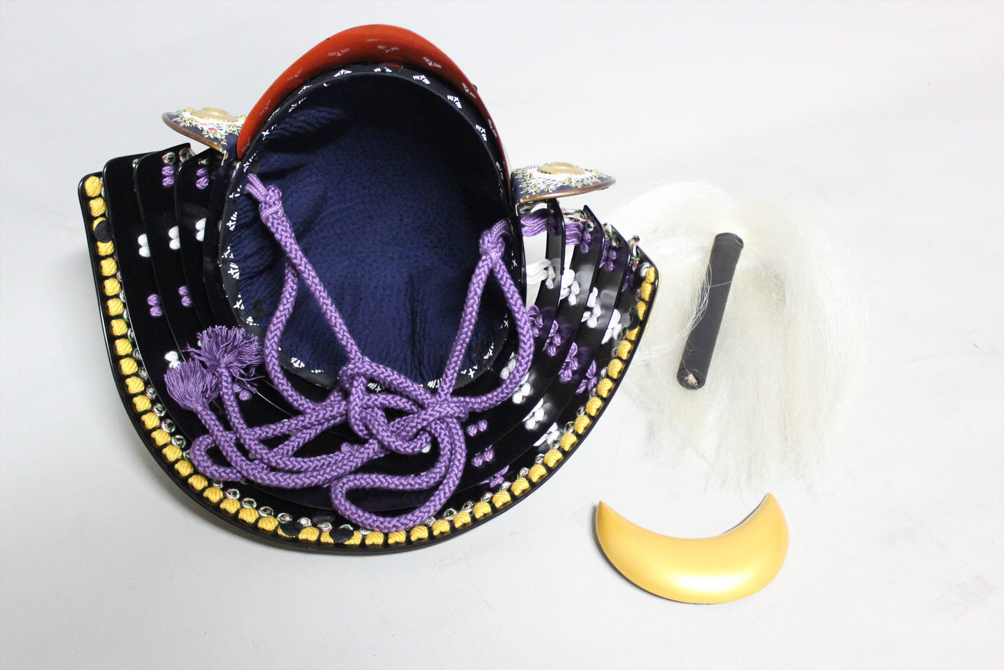 【O-039-K】藤白糸威毛立二枚胴具足(兜のみ)