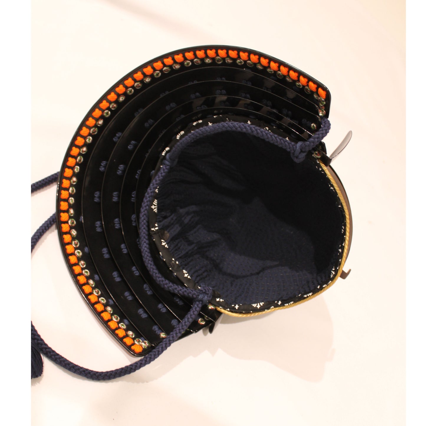 【O-041-K】濃紺糸威鋲綴二枚胴具足(兜のみ)