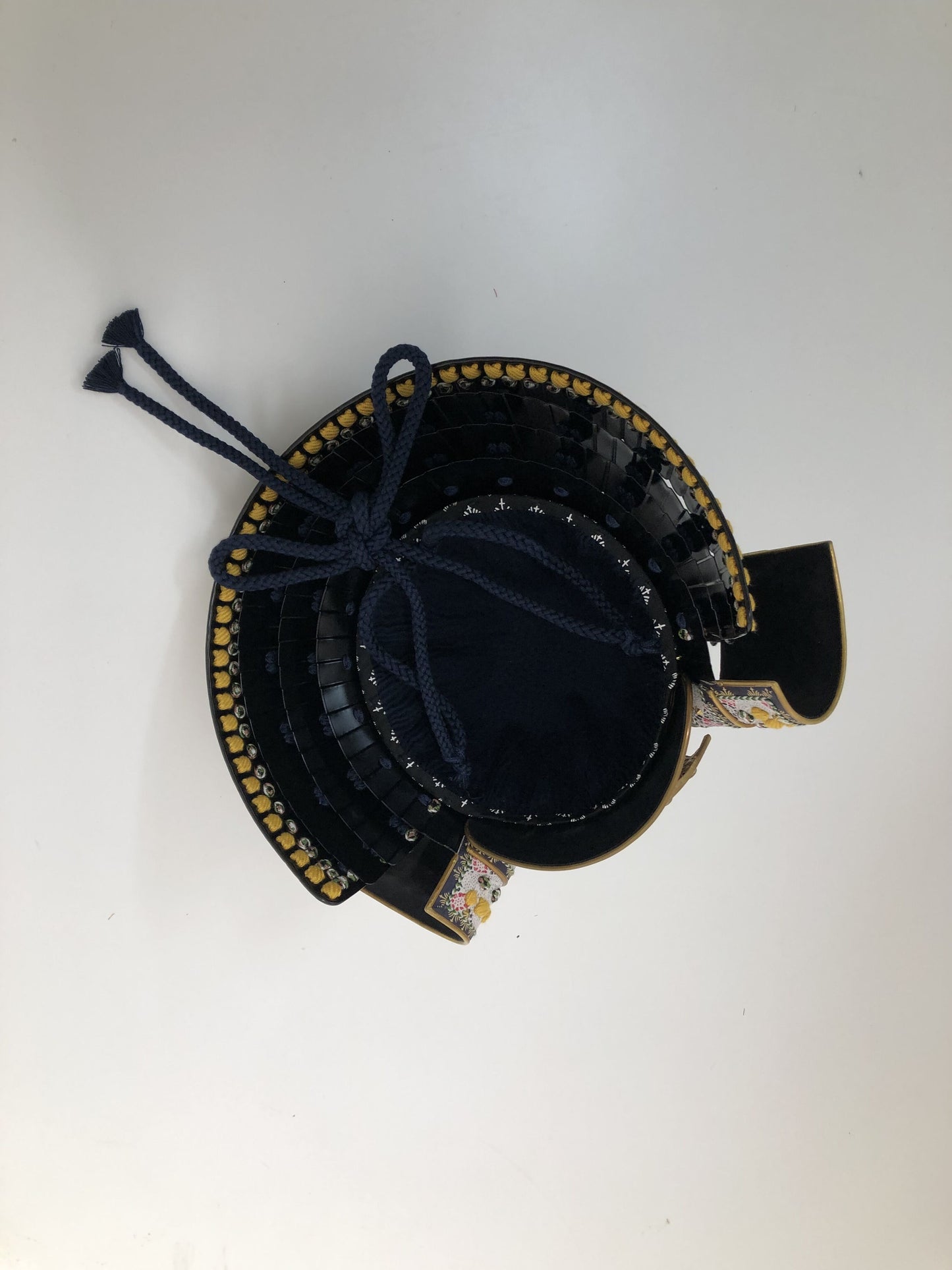 【O-046-K】紺糸威鉄錆笠鋲二枚胴具足(兜のみ)