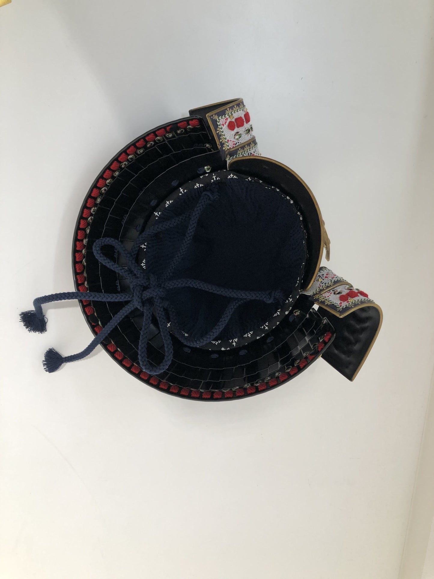 【O-047-K】濃紺糸威伊予素懸二枚胴具足(兜のみ)