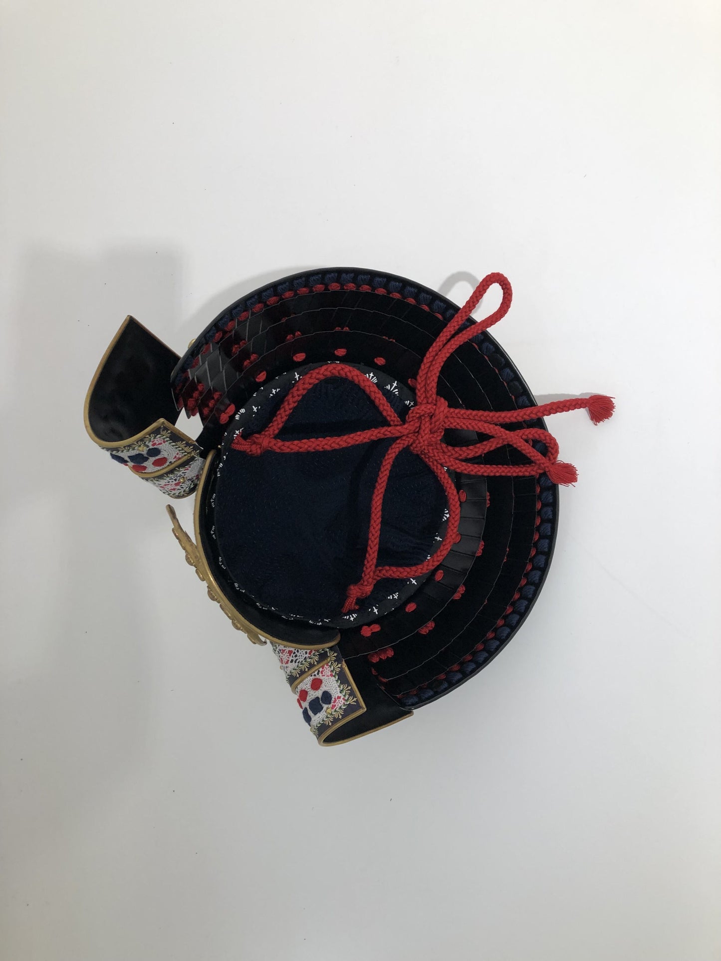 【O-048-K】赤糸威伊予素懸二枚胴具足(兜のみ)