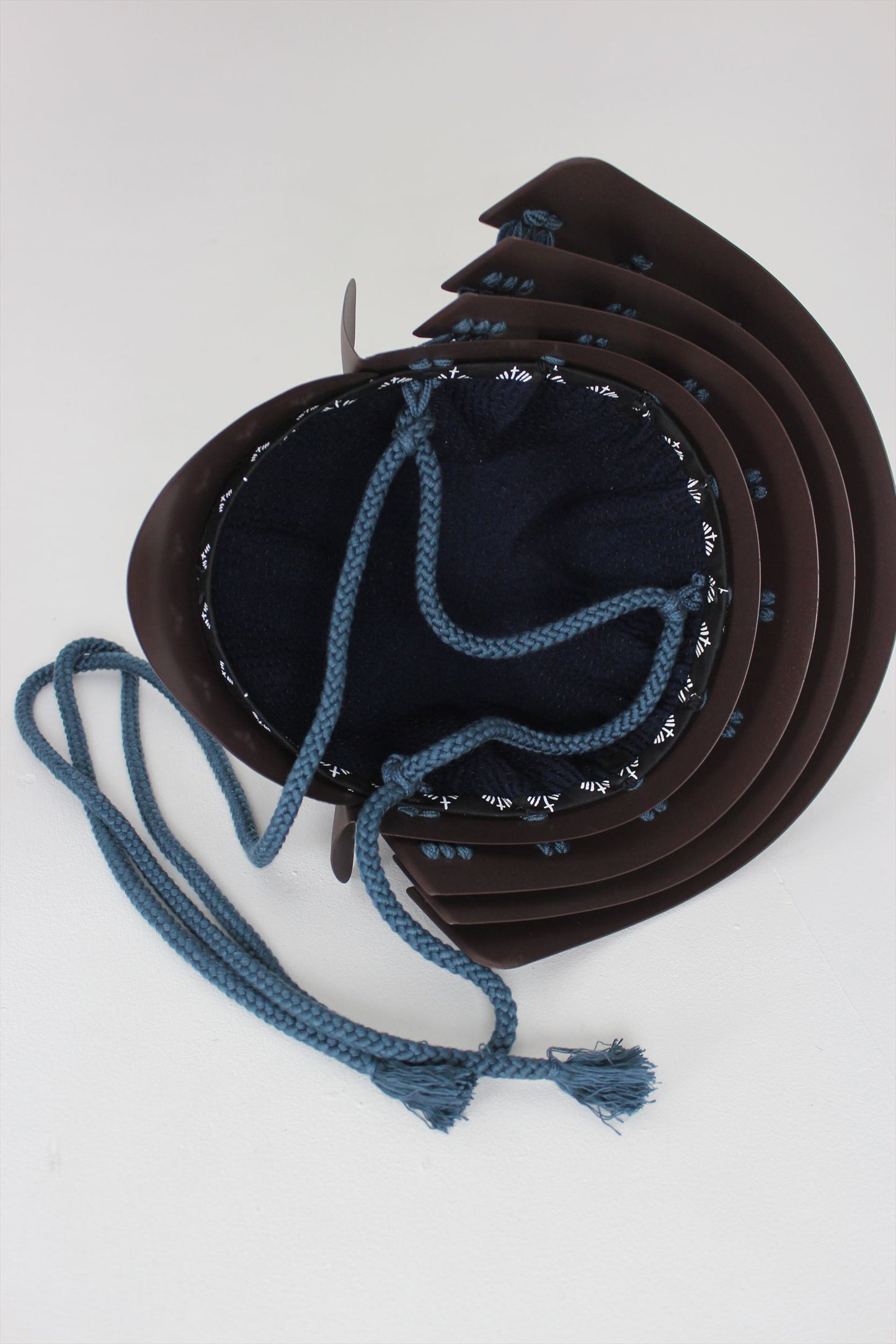 【O-053-K】紺糸威鉄錆笠鋲二枚胴具足(頭形)(兜のみ)