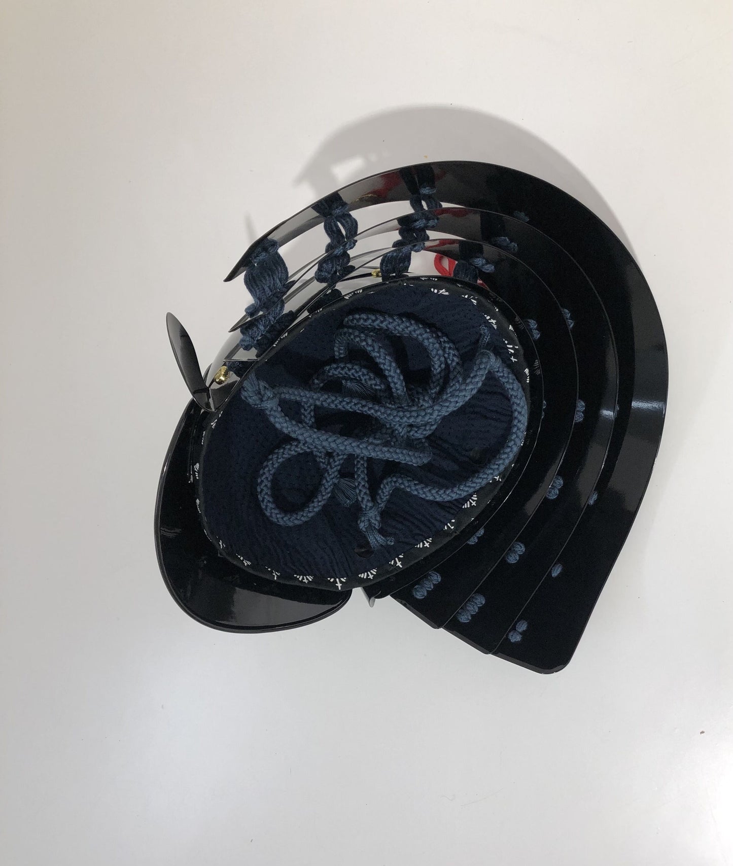 【O-063-K】紺糸威黒桶側二枚胴具足(兜のみ)