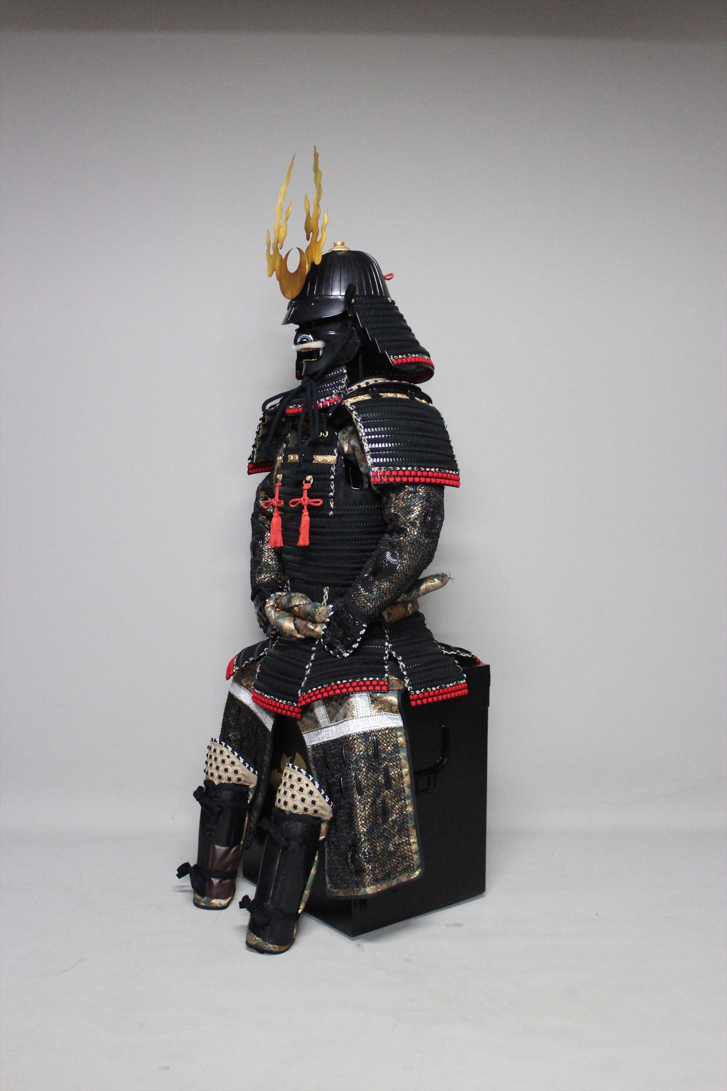 【O-016】Black Thread Odoshi / Tousei Kozane Armor