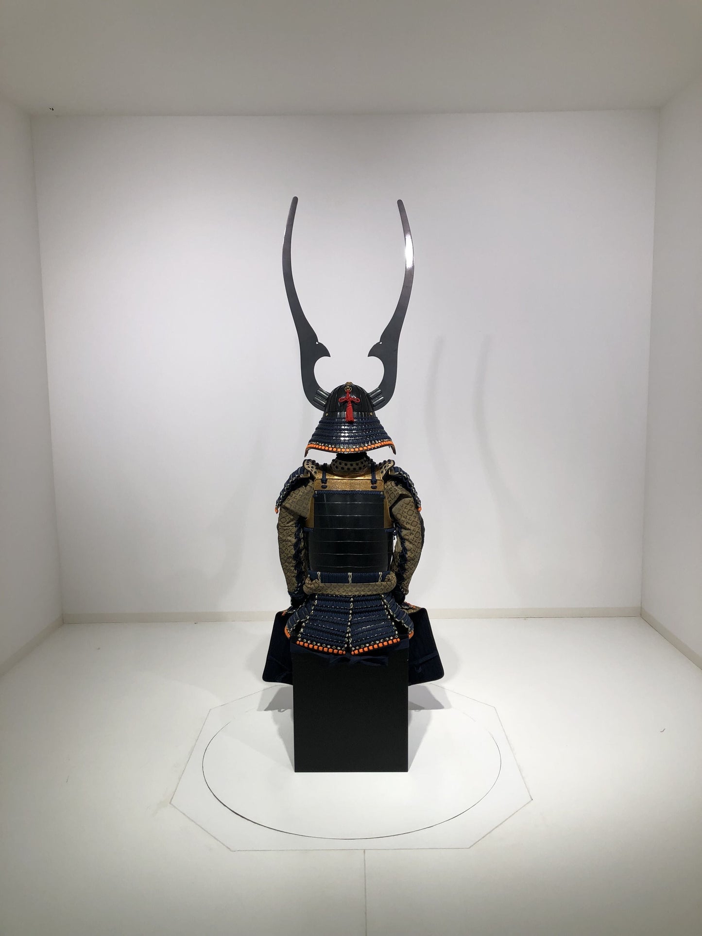 【O-029】Dark Blue Thread Odoshi / Kinkara(Gold) Armor