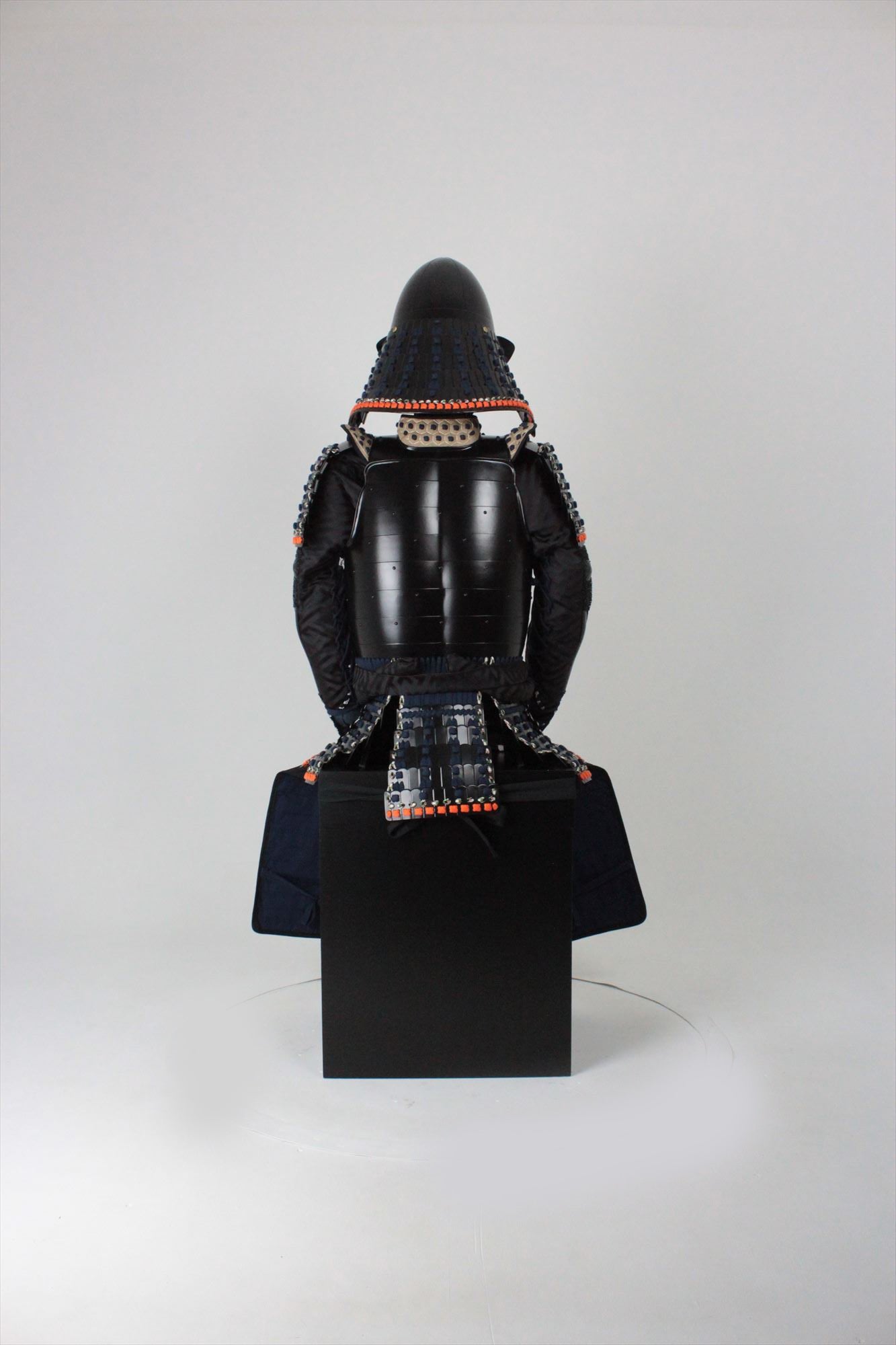 【O-052】Navy Blue Thread Odoshi / Black Matted Rivet Armor / Chinkapin Shaped Helmet