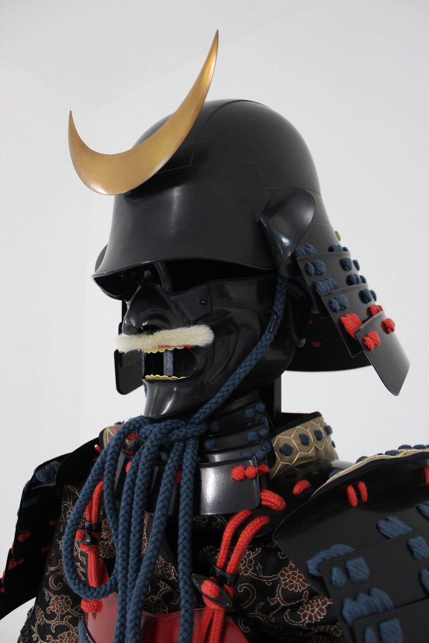 【O-054】Navy Blue and Red Thread Odoshi / Munatori Black Armor / Zunari Helmet