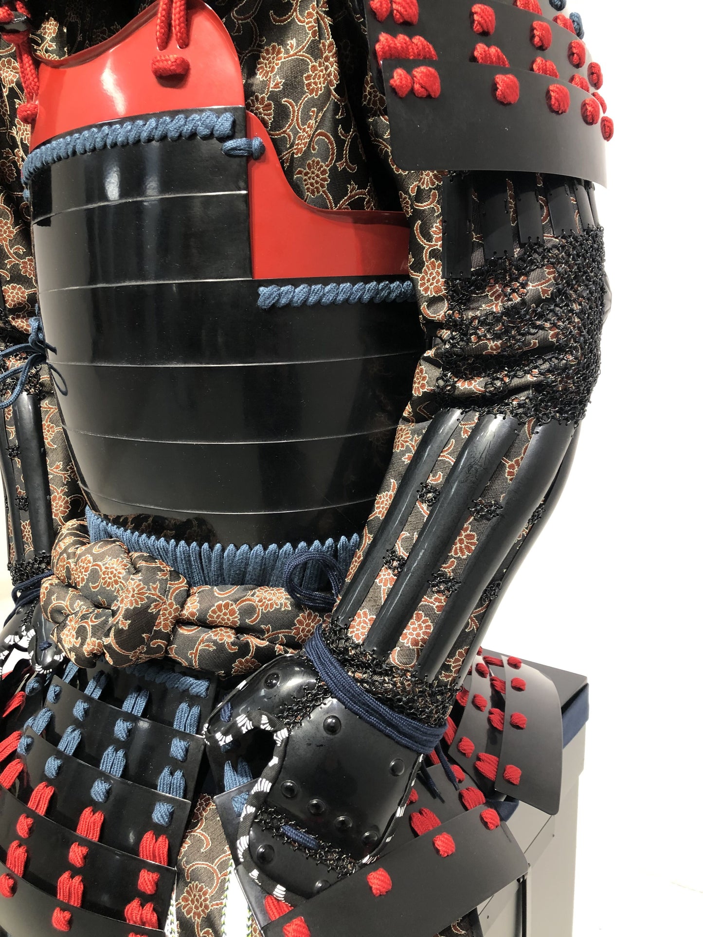 【O-055】Navy Blue and Red Thread Odoshi / Munatori Black Armor / Junikensuji Helmet